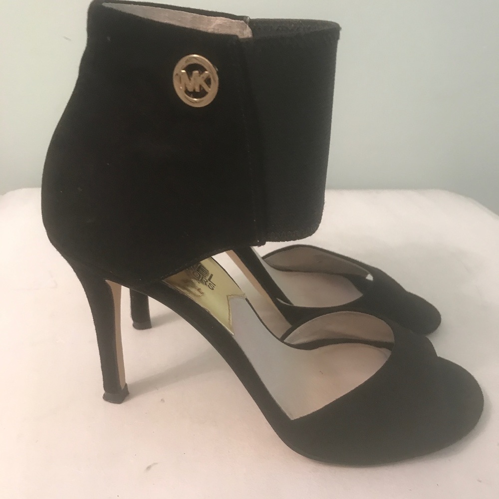 Michael Michael Kors black suede heels